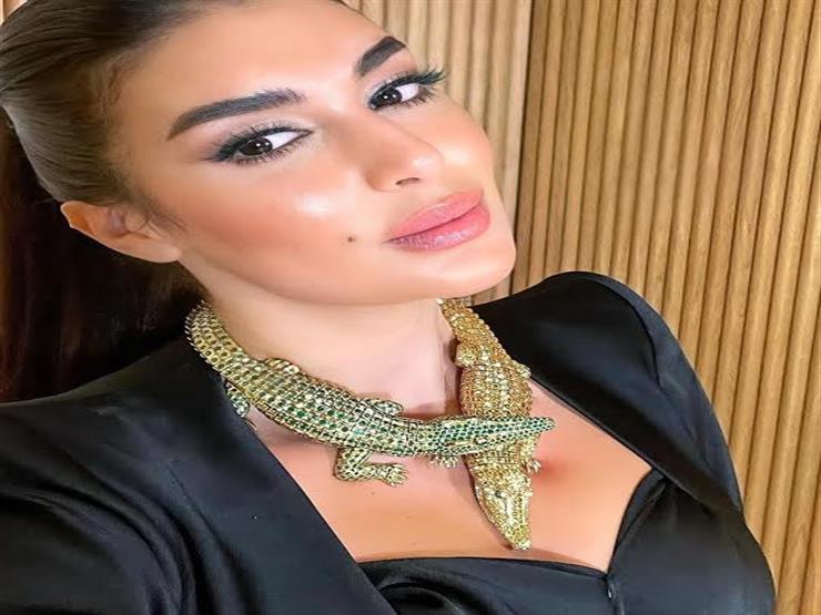 ياسمين صبري ثالث امرأة بالعالم ترتدي قطعة نادرة من “Cartier”