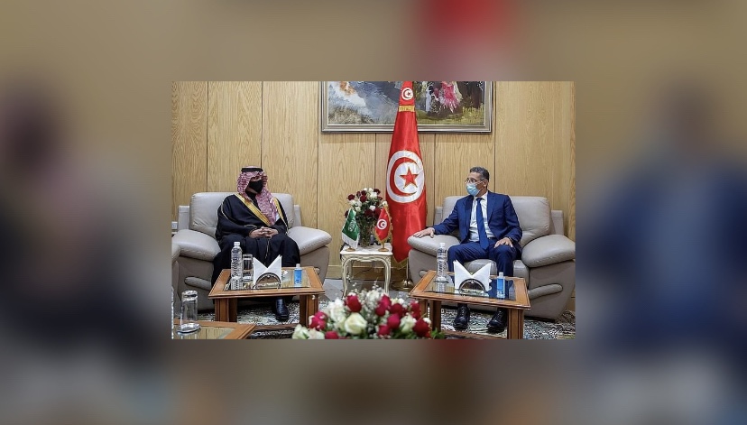 وزير الداخلية يعقد جلسة مباحثات رسمية مع نظيره التونسي