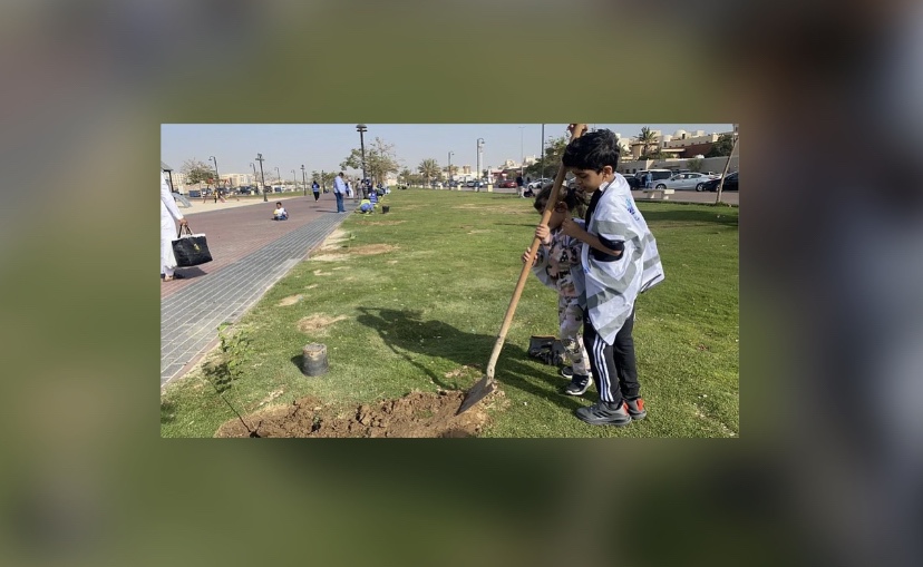 أمانة جدة تنفذ مبادرتين بيئتين لتنظيف خليج سلمان وزراعة 100 شتلة بالفيحاء