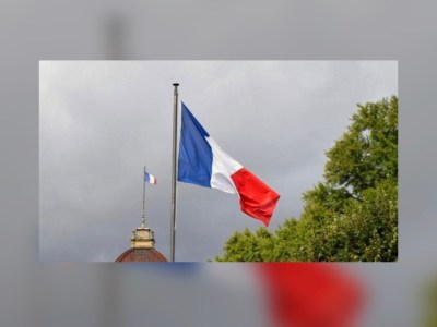 فرنسا تعلن حظر 35 موقعًا إلكترونيا وحجب منصات بث روسية