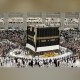تهيئة كسوة الكعبة المشرفة استعدادًا لتغييرها بكسوتها الجديدة مطلع العام الجديد