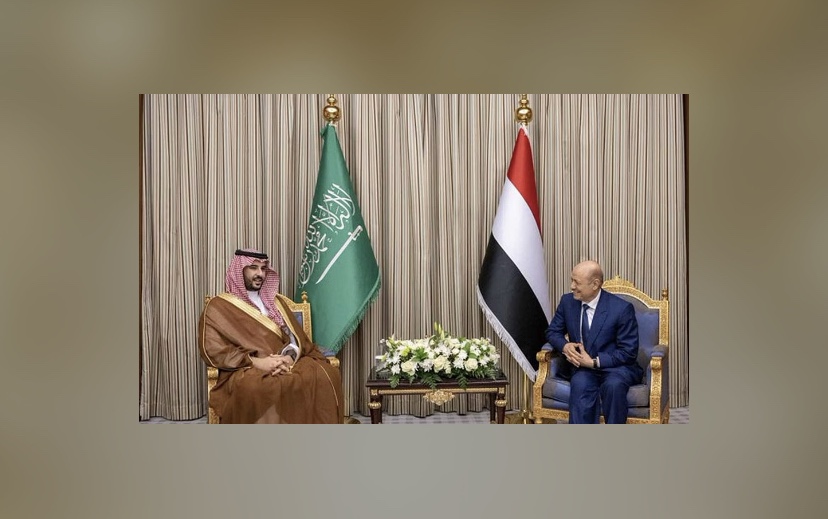 خلال لقائه رئيس مجلس القيادة اليمني.. وزير الدفاع يؤكد استمرار دعم المملكة لليمن في المجالات كافة