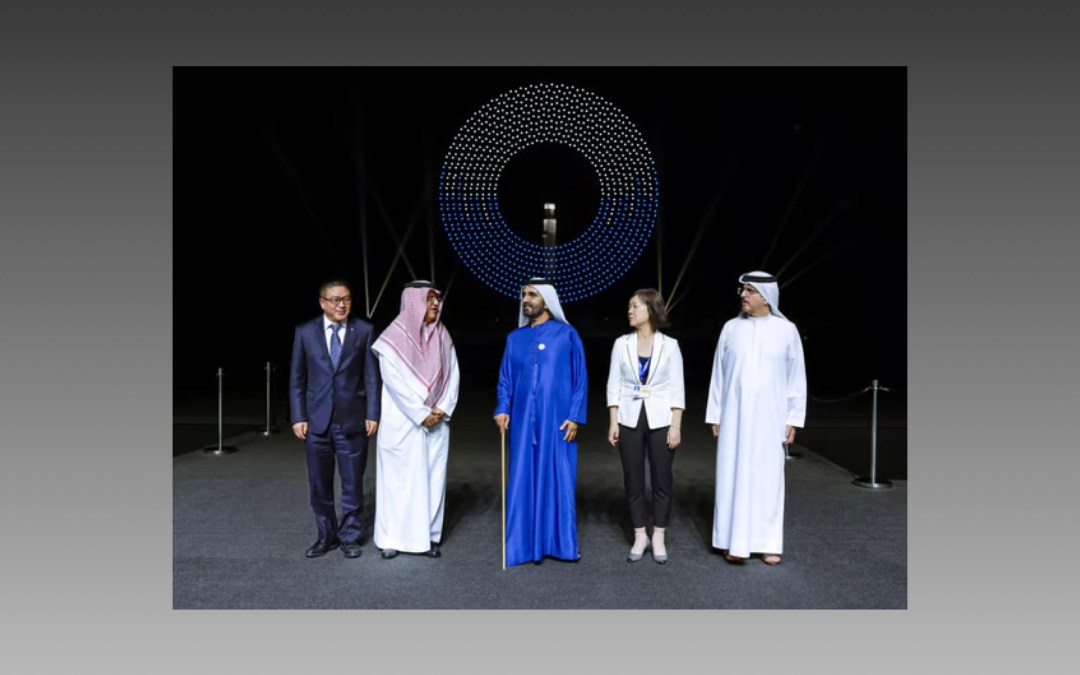 محمد بن راشد يدشن أكبر مشروع للطاقة الشمسية المركزة على مستوى العالم في دبي