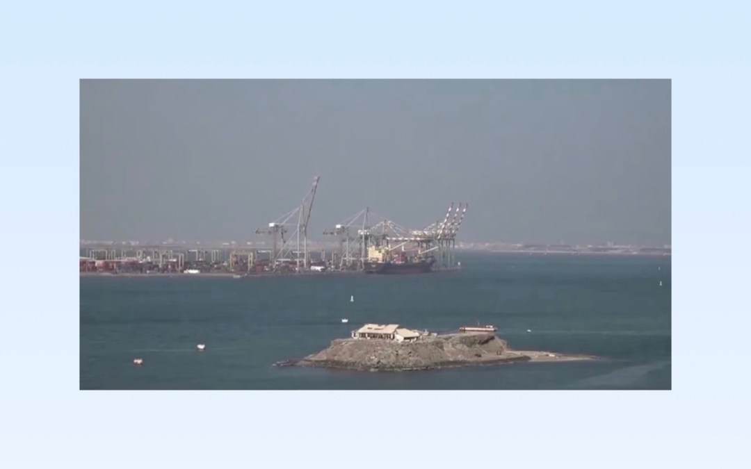 “إغلاق مضيق باب المندب”.. تهديد حوثي وتحذير لأمريكا وبريطانيا من الإبحار