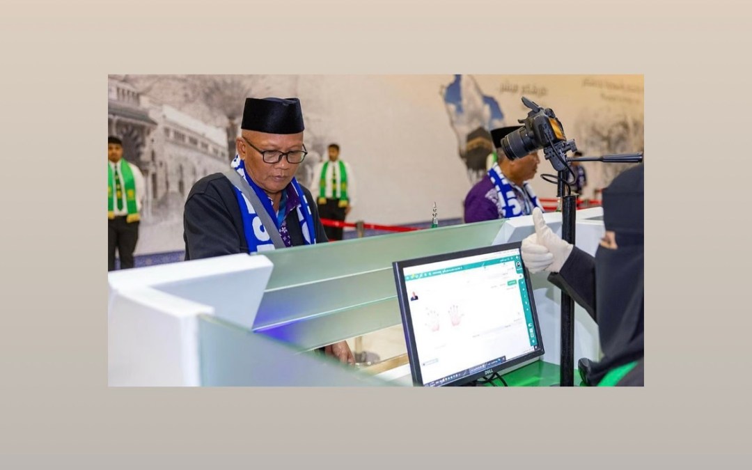 مغادرة أولى رحلات المستفيدين بمبادرة “طريق مكة” من إندونيسيا متجهة إلى المملكة