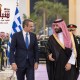 ولي العهد يستقبل رئيس وزراء اليونان في الرياض ويبحث معه تعزيز العلاقات الثنائية
