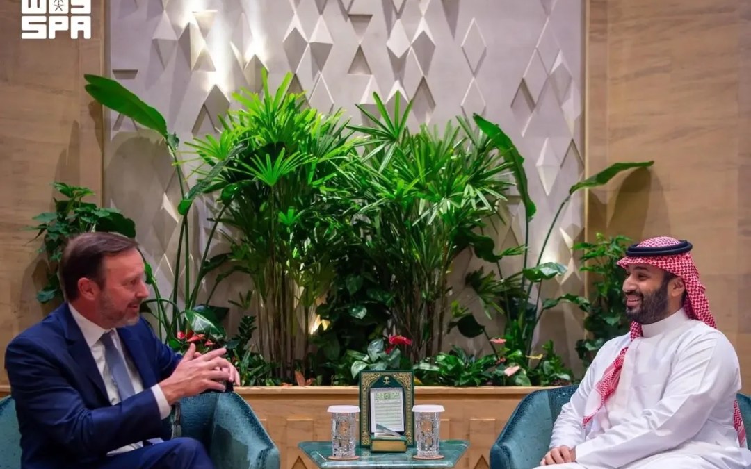 ولي العهد يستقبل سيناتور أمريكي في الرياض ويبحثان العلاقات الثنائية والملفات الإقليمية